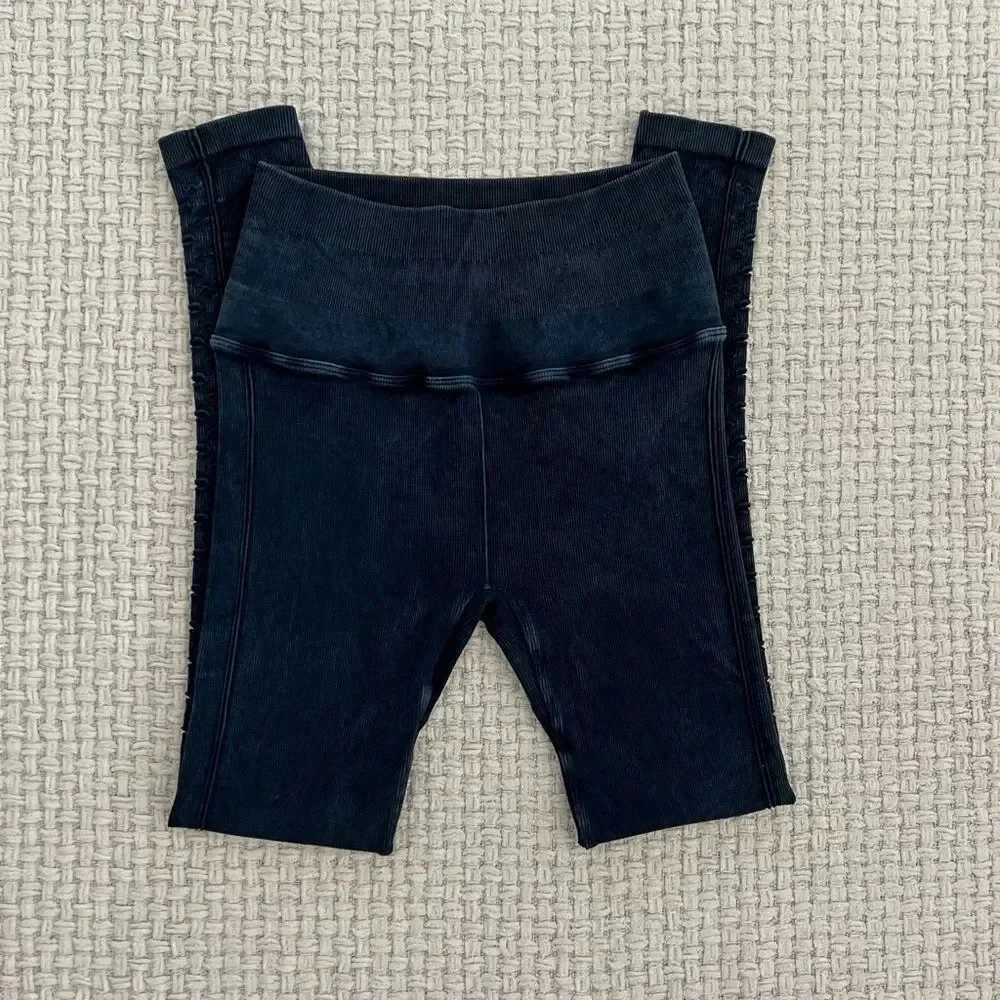 𝅺SPIRITUAL Gangster Leggings - Picture 2 of 5